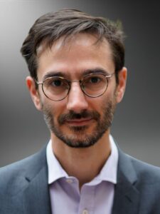 Portrait photo of Yannick Kalantzis