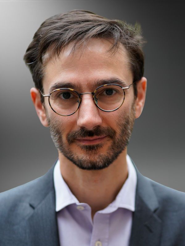 Portrait photo of Yannick Kalantzis