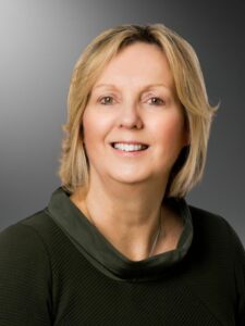 Portrait photo of Annette Hughes