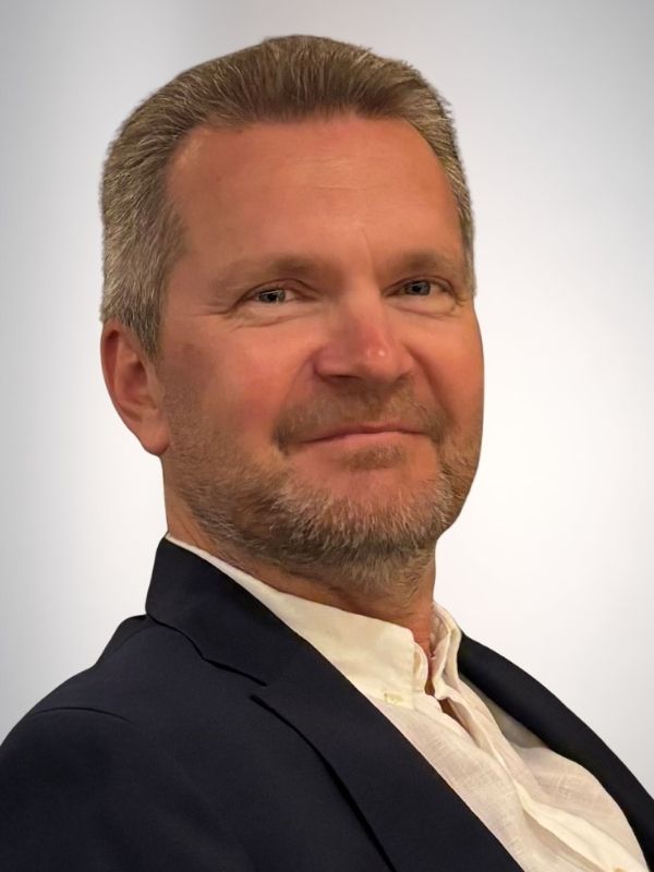 Portrait foto of Jaani Pietikainen