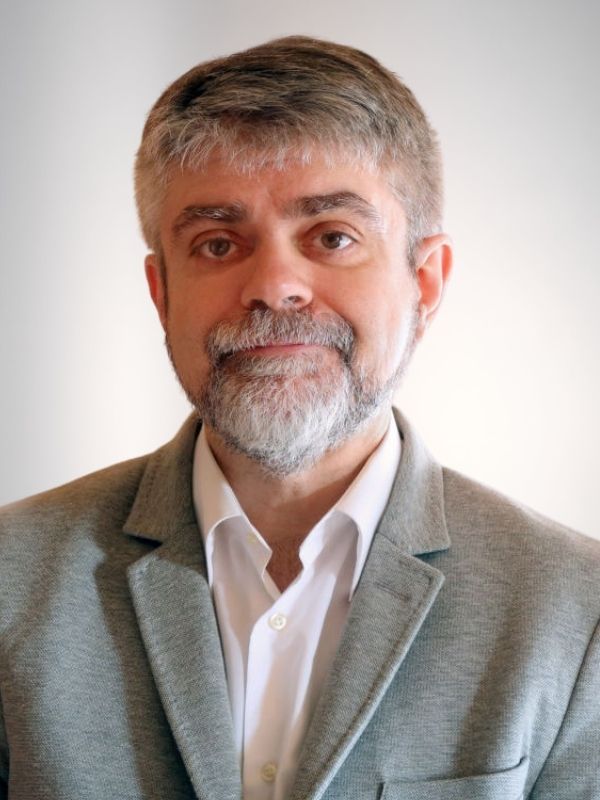 Portrait photo of Josep R. Fontana