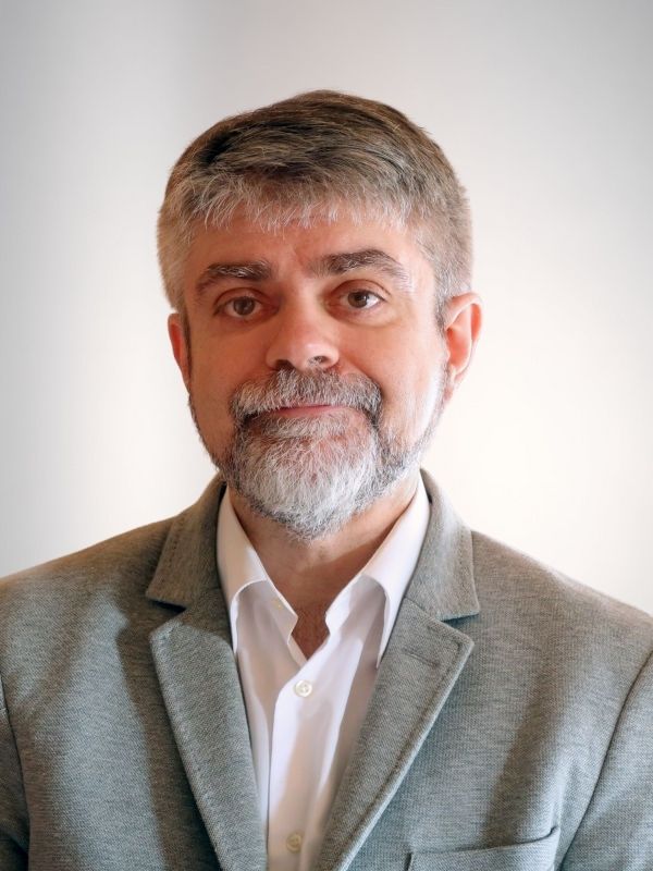 Portrait photo of Josep R. Fontana