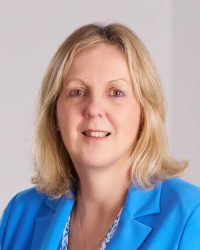 Portrait photo of Annette Hughes